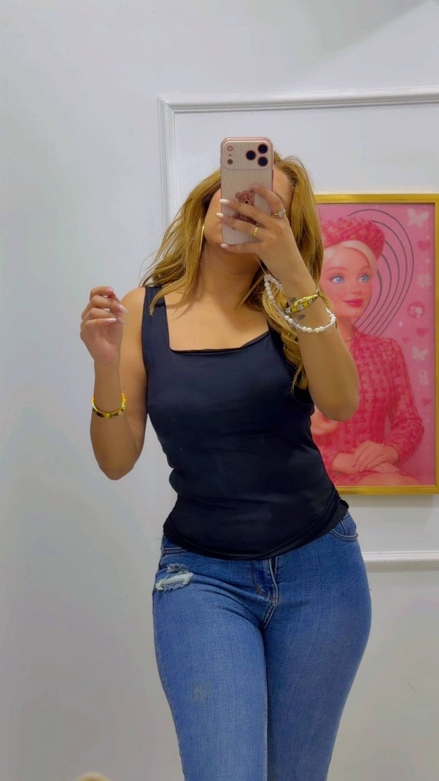 SQUARE-NECK SLEEVELESS TOP